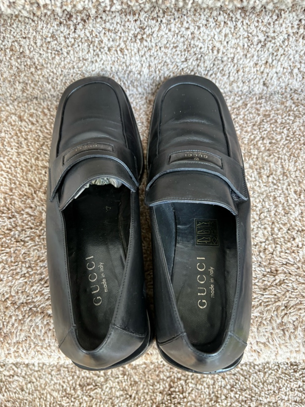 Gucci Black Leather Women's Penny Loafers - Picture 8 of 16